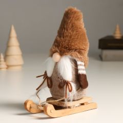 Интерьерная кукла текстильная «Очаровательный гномик в меховом колпаке на санках»,  22.5 см