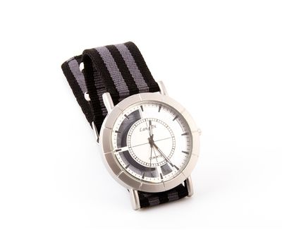 Наручные часы на тканевом ремешке: элегантность и комфорт в каждой детали, изображение 3