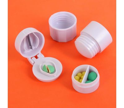 Таблетница с делителем, размельчителем и мензуркой – удобное решение для приема лекарств, изображение 3