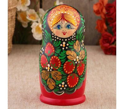 Матрёшка "Земляничка" в красном платье: символ уюта и тепла., изображение 2