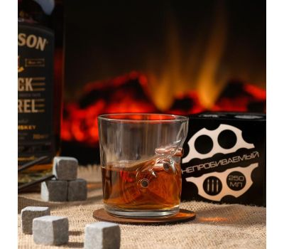 Стакан «Непробиваемый» с тремя пулями: стильный аксессуар для настоящих ценителей виски, изображение 4