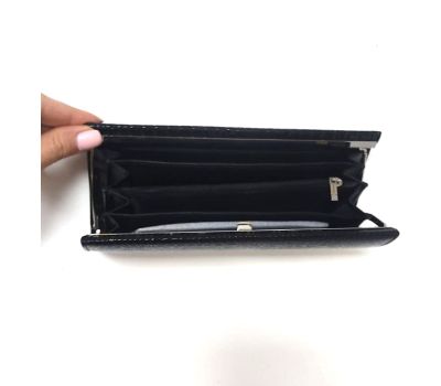 Женский лаковый кошелек – элегантность и функциональность в одном аксессуаре, изображение 3