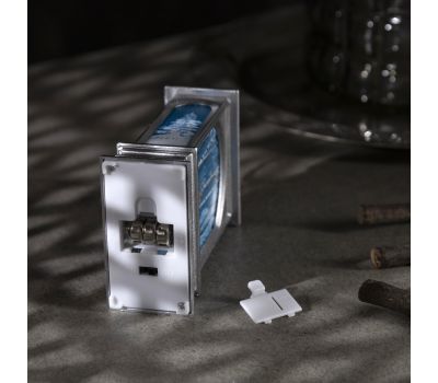 Серебристый новогодний фонарь с оленями и тёплой подсветкой - декор для красивого Нового Года, изображение 4