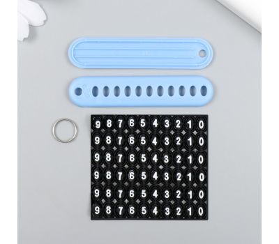 Красный брелок с номерным знаком — компактный аксессуар для авто, изображение 2