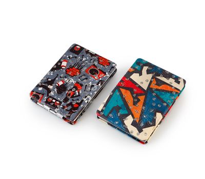 Зеркало карманное «THE WORLDS UNIVERSITIES» — стильный и практичный аксессуар для каждой женщины!, изображение 2