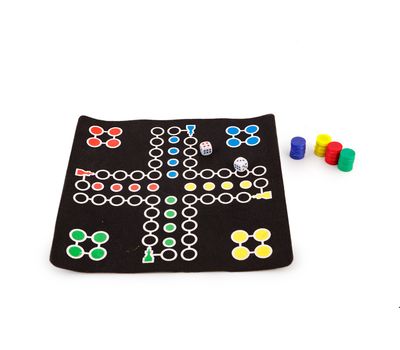 Набор 2 в 1 шахматы и "уголки" магнитные в тубе — ваш идеальный спутник в путешествиях!, изображение 3