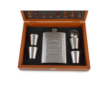 Подарочный набор «Деревянные шахматы с фляжкой и рюмками» — стильный и интеллектуальный досуг для всей семьи!, изображение 5 Подарочный набор «Деревянные шахматы с фляжкой и рюмками» — стильный и интеллектуальный досуг для всей семьи!, изображение 5